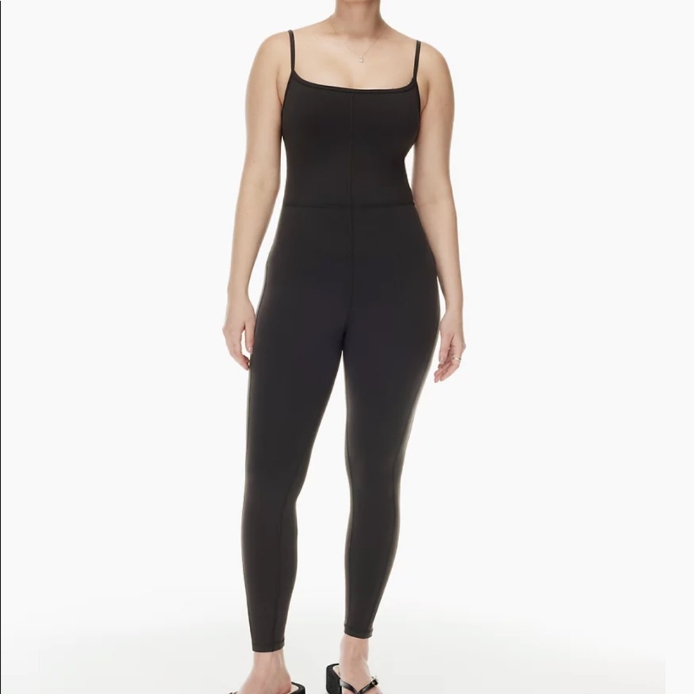 Aritzia Wilfred Free Divinity Jumpsuit size Medium - BLACK